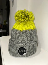 Load image into Gallery viewer, Unisex wooly bobble hat
