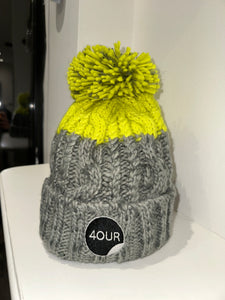 Unisex wooly bobble hat