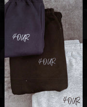 Load image into Gallery viewer, Women’s Black oversized sweatshirt
